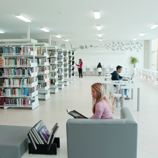  Biblioteca